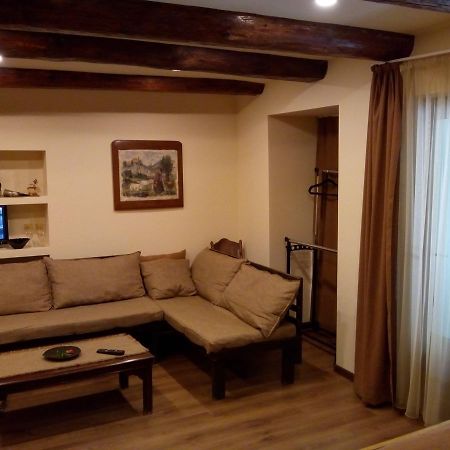 Low Budget Room With King Size Bed Tbilisi Zewnętrze zdjęcie