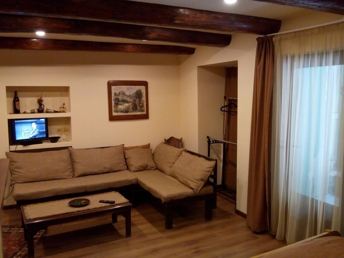 Low Budget Room With King Size Bed Tbilisi Zewnętrze zdjęcie