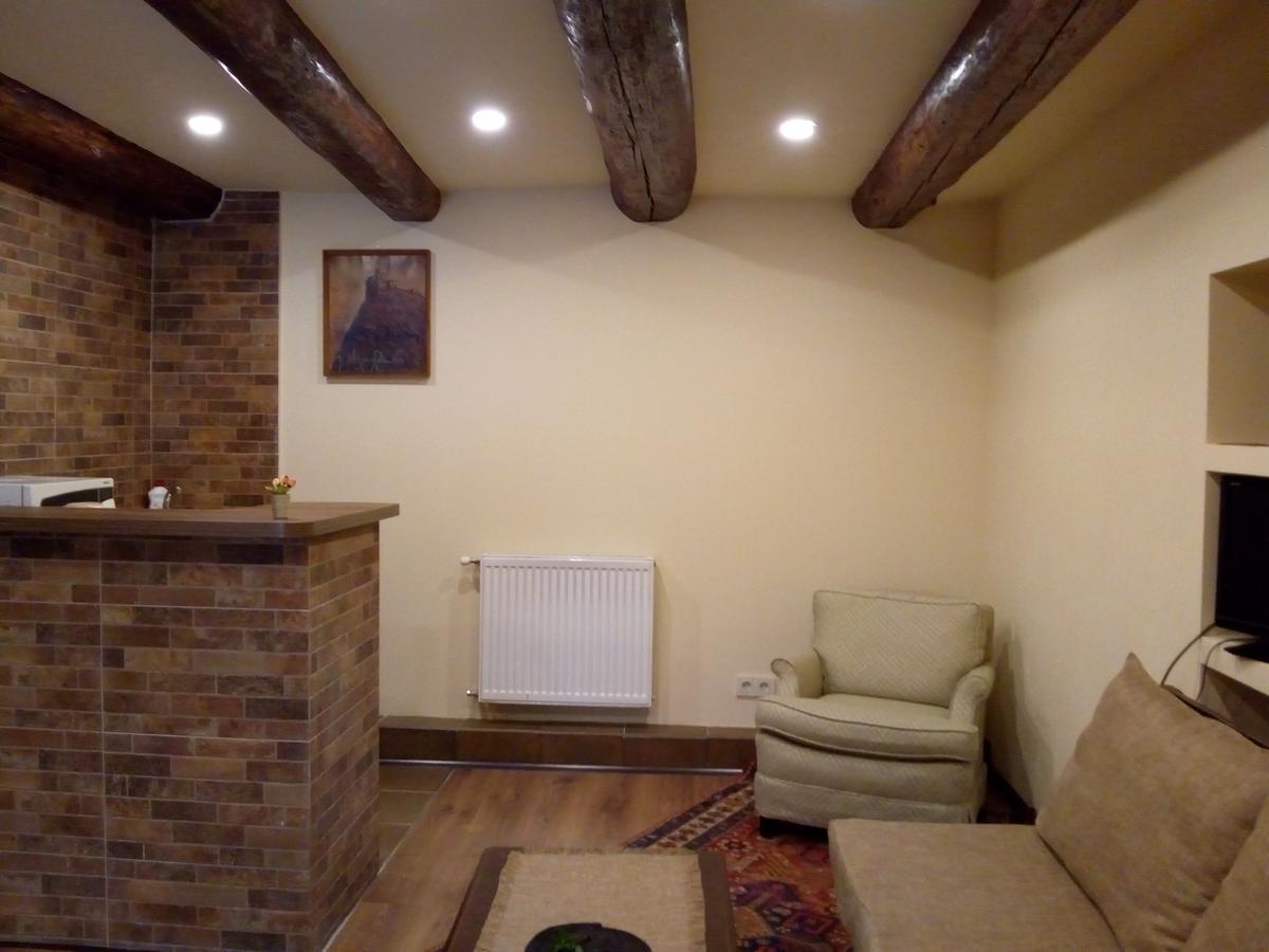 Low Budget Room With King Size Bed Tbilisi Zewnętrze zdjęcie