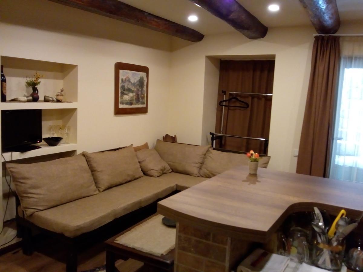 Low Budget Room With King Size Bed Tbilisi Zewnętrze zdjęcie